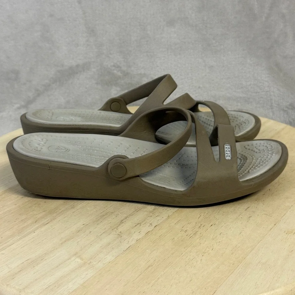 Crocs Patricia Wedge Sandals Womens 7 Khaki Brown Stucco Multi Strap Slides